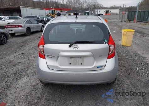 2015 Nissan Versa Note S (Sr)/S Plus/Sl/Sr/Sv z USA, uszkodzony, nr VIN 3N1CE2CP5FL381202
